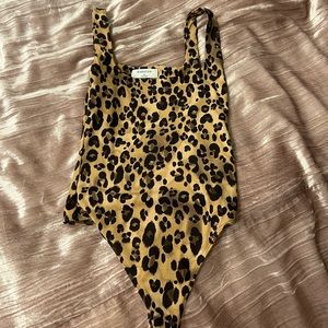 Babaton bodysuit leopard print